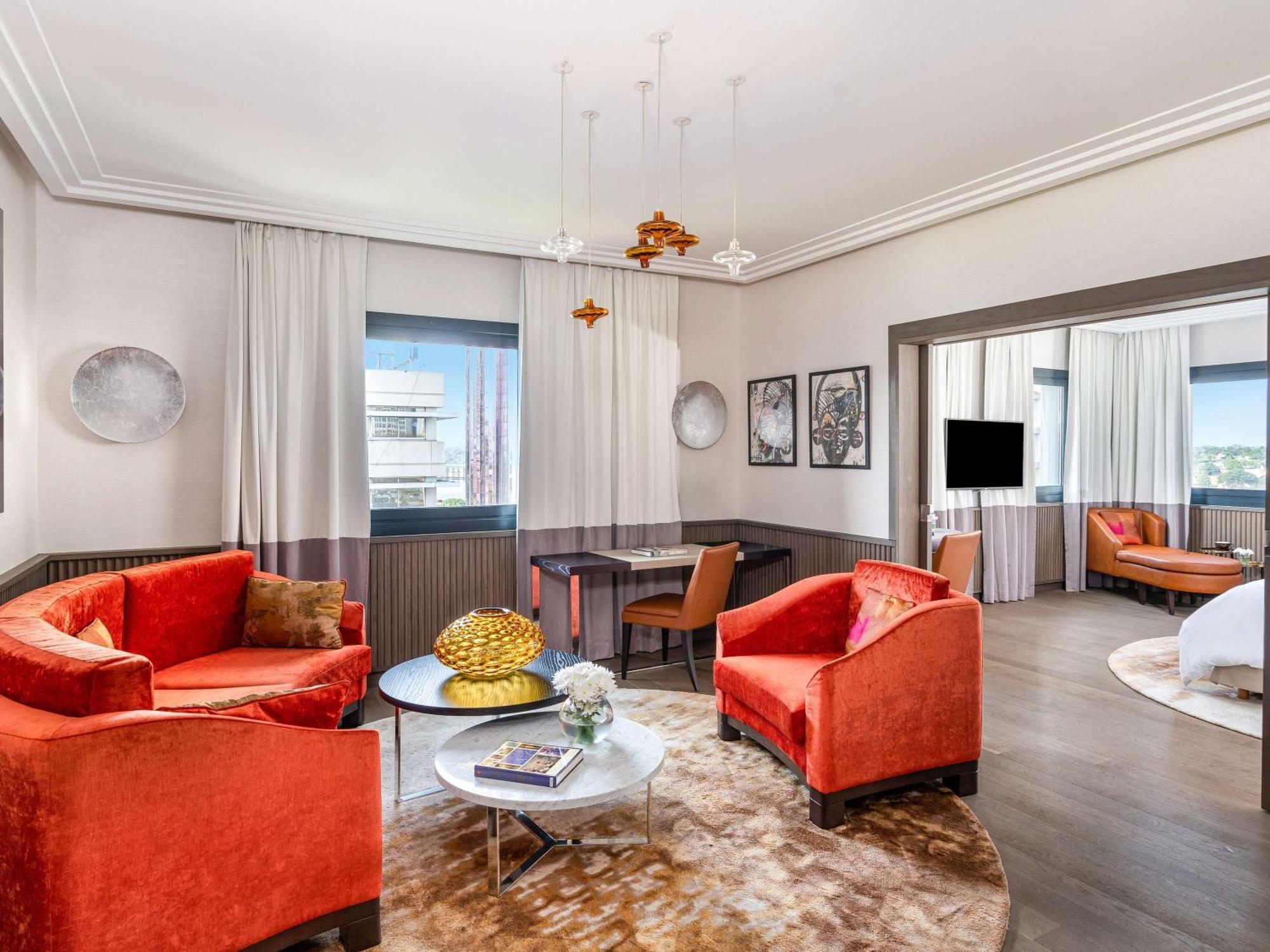 Moevenpick Hotel Абиджан Екстериор снимка