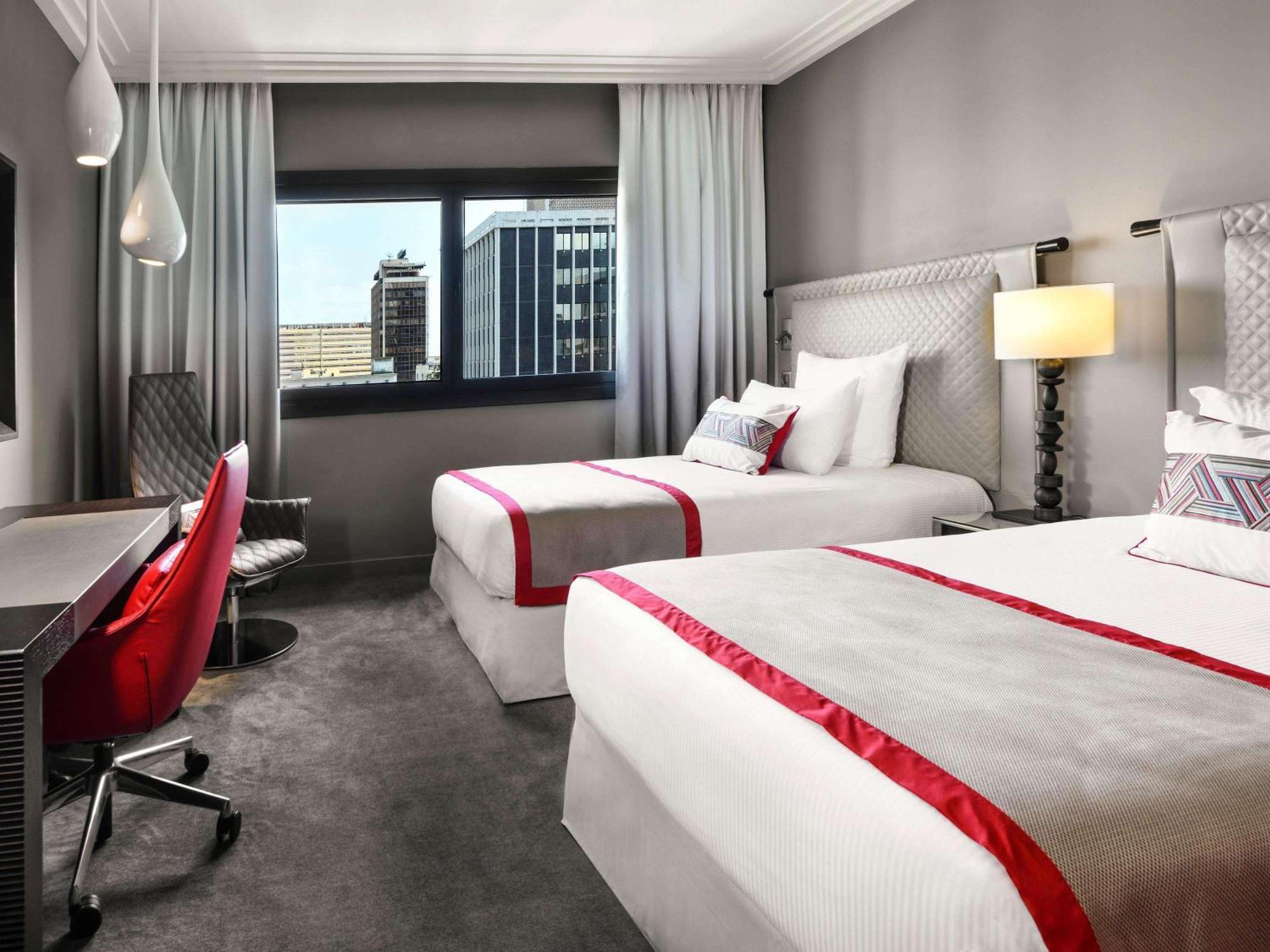 Moevenpick Hotel Абиджан Екстериор снимка