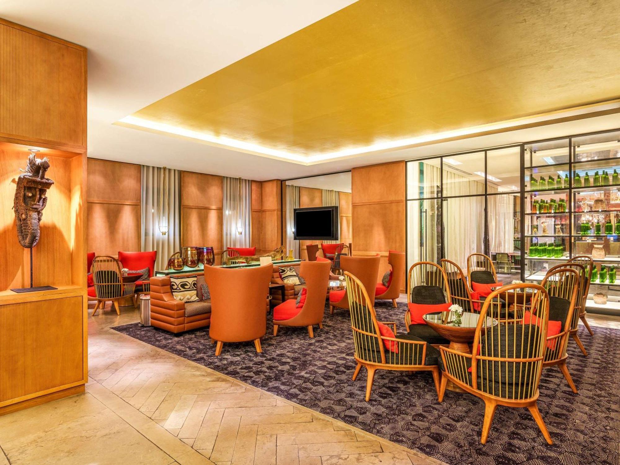 Moevenpick Hotel Абиджан Екстериор снимка