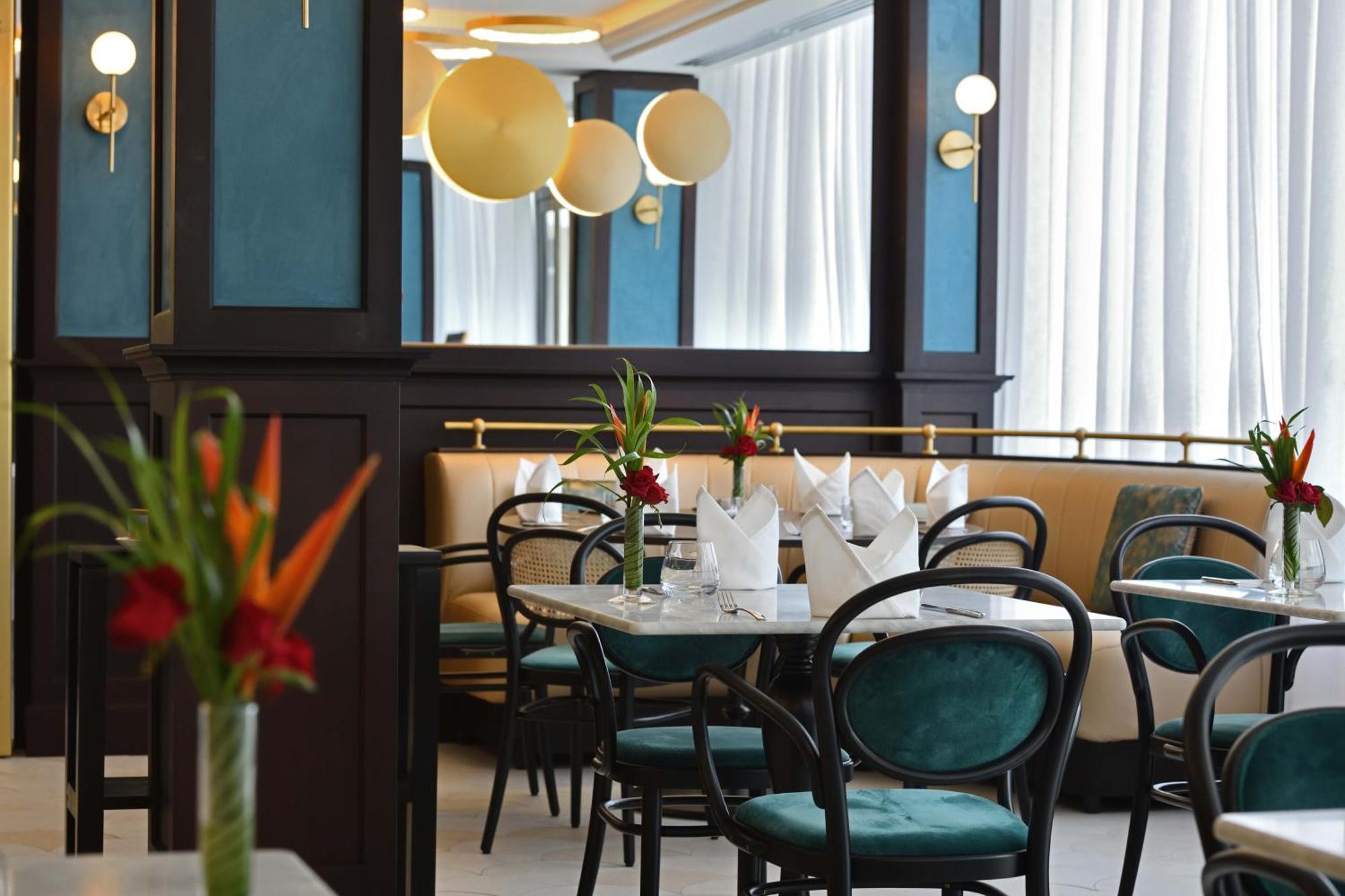 Moevenpick Hotel Абиджан Екстериор снимка
